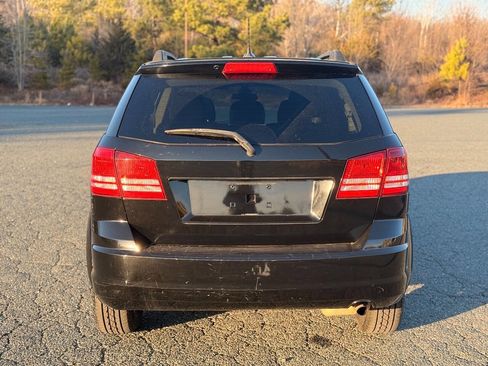 Used 2018 Dodge Journey SE w/ Blacktop Package image 4