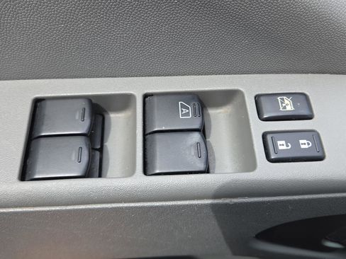 Used 2018 Nissan Frontier SV RWD image 33