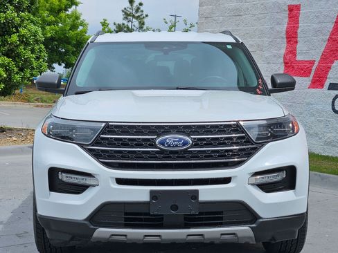 Used 2023 Ford Explorer XLT w/ Equipment Group 202A RWD image 2