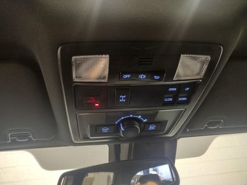 Used 2022 Toyota Tacoma TRD Pro AWD/4WD image 35