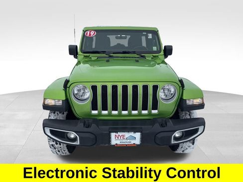 Used 2019 Jeep Wrangler Unlimited Sahara w/ Uconnect 4C Nav & Sound Group image 9