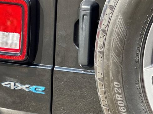 Used 2024 Jeep Wrangler Unlimited image 33