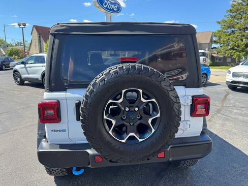 Used 2023 Jeep Wrangler Unlimited Rubicon 4xe w/ Cold Weather Group AWD/4WD image 9