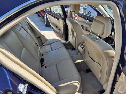 Used 2011 Mercedes-Benz C 300 4MATIC Sedan image 17