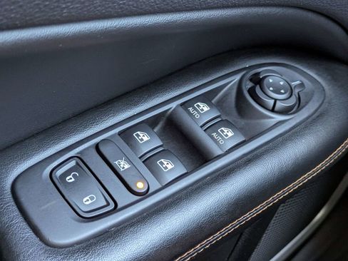 Used 2018 Jeep Compass Limited w/ Navigation Group AWD/4WD image 25