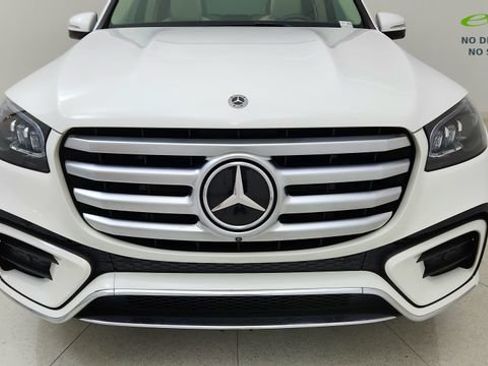 Used 2025 Mercedes-Benz GLS 450 4MATIC w/ AMG Line Exterior image 8