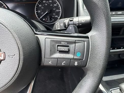 Used 2023 Nissan Rogue SV AWD/4WD image 13