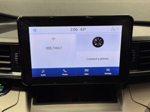 Used 2020 Ford Explorer XLT w/ Equipment Group 202A AWD/4WD image 27