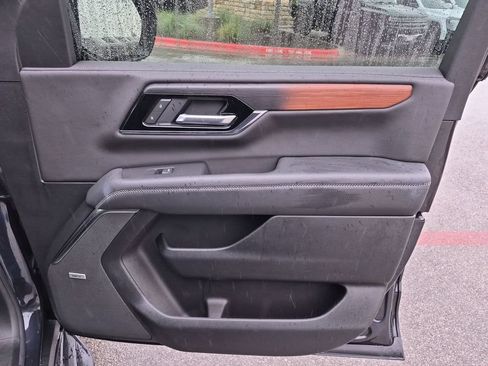 Certified 2025 GMC Yukon Denali RWD image 42