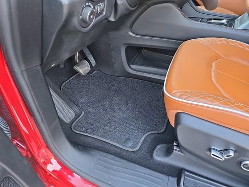 Used 2024 Chrysler Pacifica Pinnacle image 40