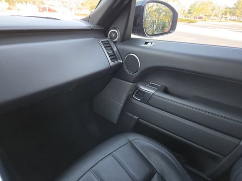 Used 2020 Land Rover Range Rover Sport SE AWD/4WD image 24