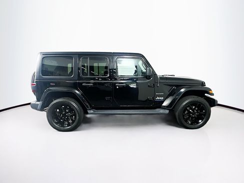 Used 2023 Jeep Wrangler Unlimited Sahara w/ Cold Weather Group AWD/4WD image 10