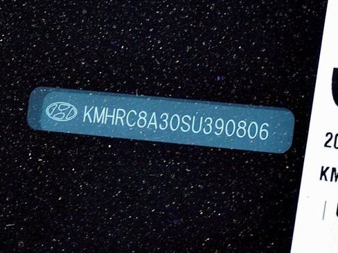 Certified 2025 Hyundai Venue SEL FWD image 35