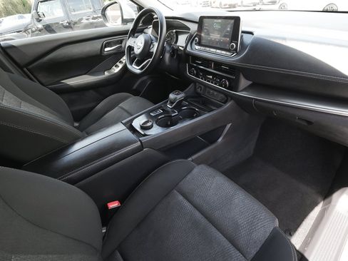 Used 2024 Nissan Rogue SV AWD/4WD image 39