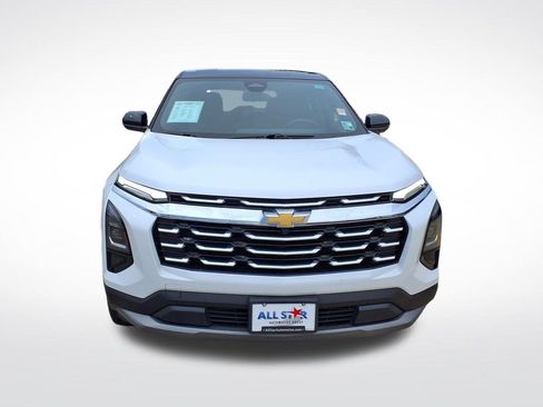 Used 2025 Chevrolet Equinox LT FWD image 2