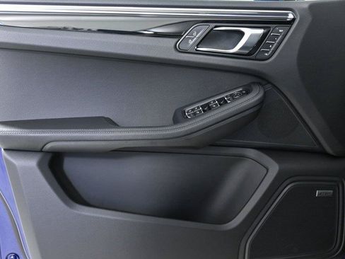 Used 2026 Porsche Macan AWD/4WD image 6
