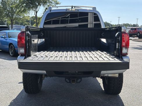 Used 2022 Toyota Tacoma SR5 w/ Technology Package RWD image 44