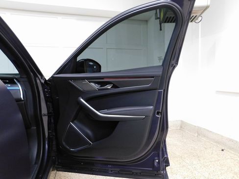 Used 2024 Jaguar F-PACE SVR image 95