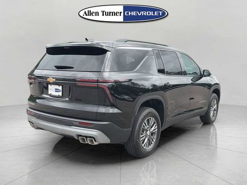 New 2026 Chevrolet Traverse LT w/ Driver Confidence Package FWD image 4