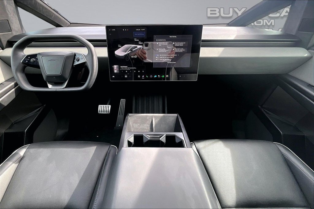 Used 2025 Tesla Cybertruck AWD Crew Cab image 15