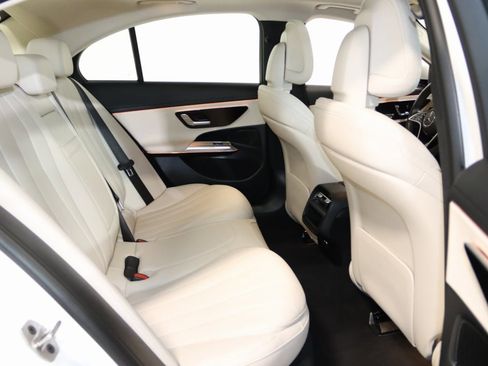 Used 2025 Mercedes-Benz E 350 4MATIC Sedan image 69