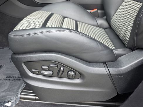 Used 2025 Porsche Cayenne GTS image 18