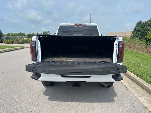 Used 2026 GMC Sierra 2500 AT4 w/ AT4 Preferred Package AWD/4WD image 12