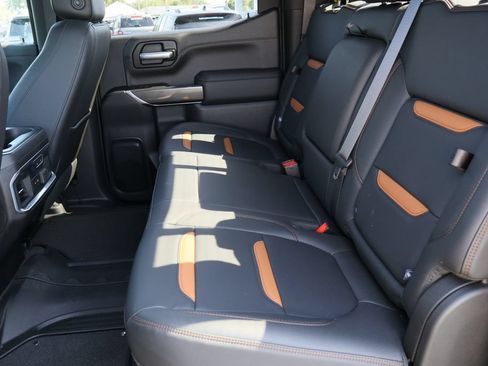 Used 2021 GMC Sierra 1500 AT4 w/ AT4 Premium Package AWD/4WD image 27