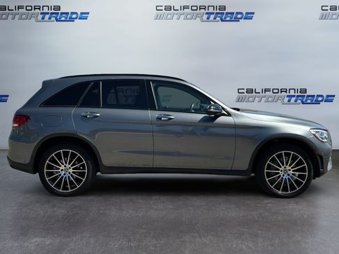 Used 2021 Mercedes-Benz GLC 300 w/ AMG Line image 4