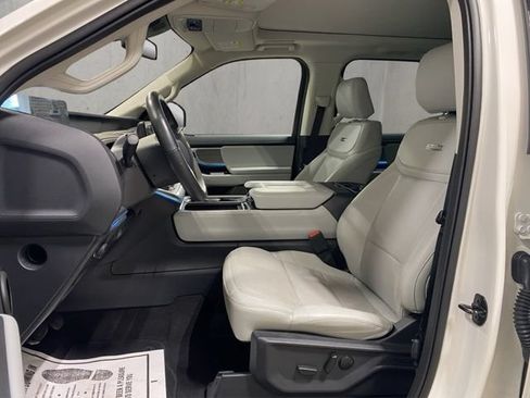 Certified 2025 Ford Expedition Max Platinum w/ Driver's Package AWD/4WD image 12