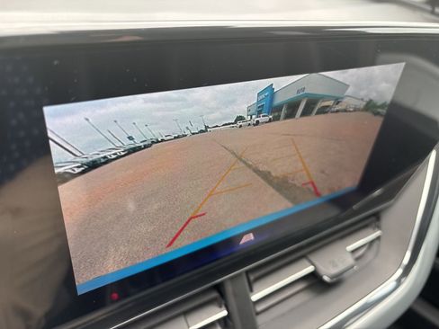 Certified 2025 Chevrolet Trax LT w/ Driver Confidence Package image 20