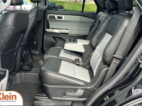 Used 2022 Ford Explorer XLT w/ XLT Sport Appearance Package image 27