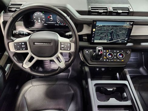 Used 2024 Land Rover Defender 130 S image 47