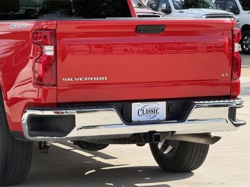 Used 2023 Chevrolet Silverado 1500 LT AWD/4WD image 6