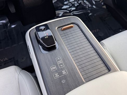 Certified 2024 Nissan Ariya FWD image 19