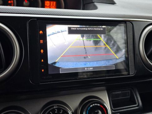 Used 2015 Scion xB image 21