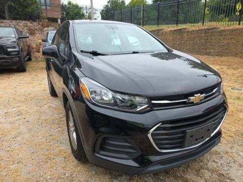 Used 2020 Chevrolet Trax LS FWD image 4
