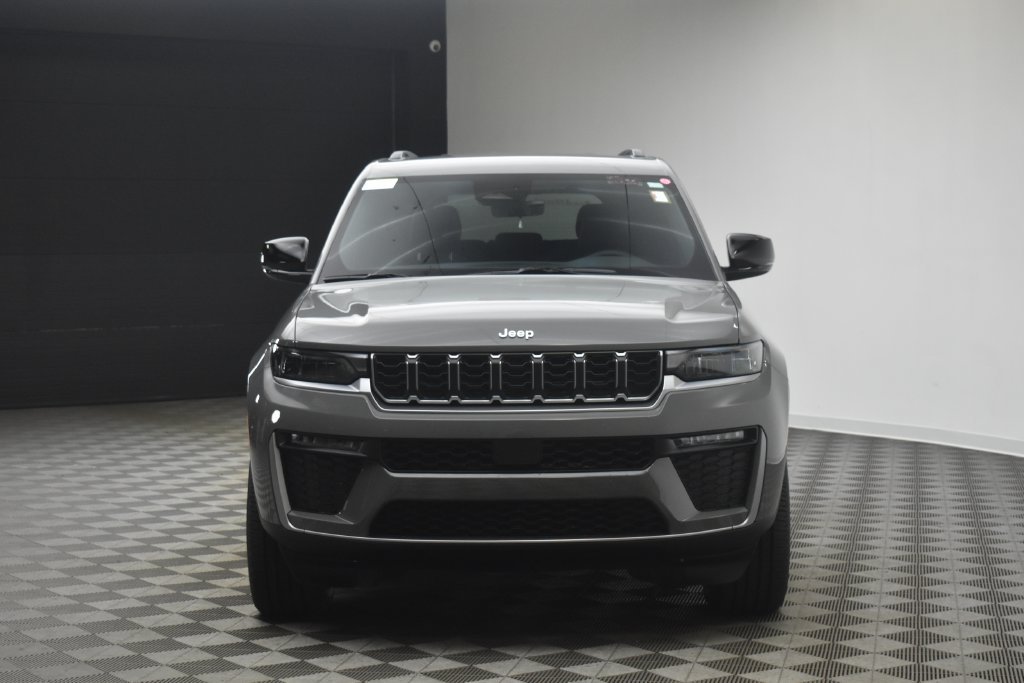New 2027 Jeep Grand Cherokee Limited AWD/4WD image 2