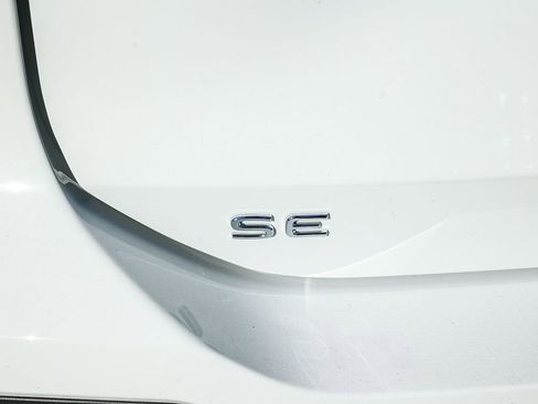 New 2026 Volkswagen Tiguan SE image 10