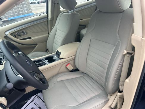 Used 2016 Ford Taurus SE image 11