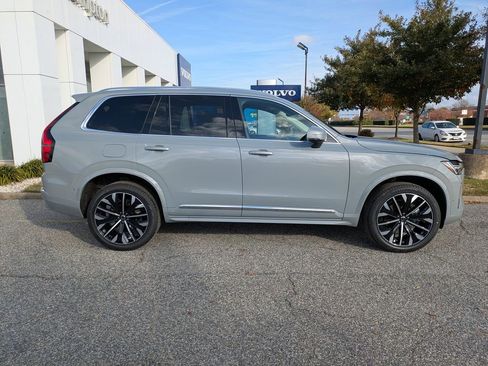 New 2026 Volvo XC90 B6 Plus w/ Protection Package Premier AWD/4WD image 3