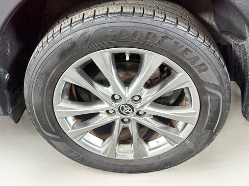 Used 2016 Toyota RAV4 Limited w/ Advanced Technology Package image 11