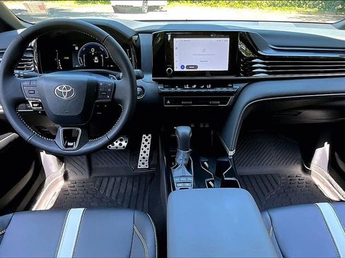 Used 2026 Toyota Camry SE AWD/4WD image 7