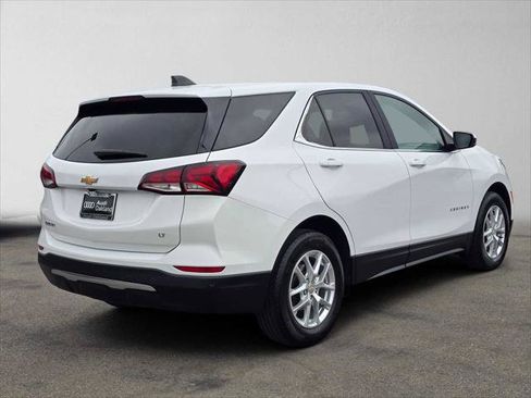 Used 2024 Chevrolet Equinox LT FWD image 3