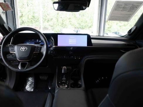 Used 2024 Toyota Crown AWD/4WD image 20