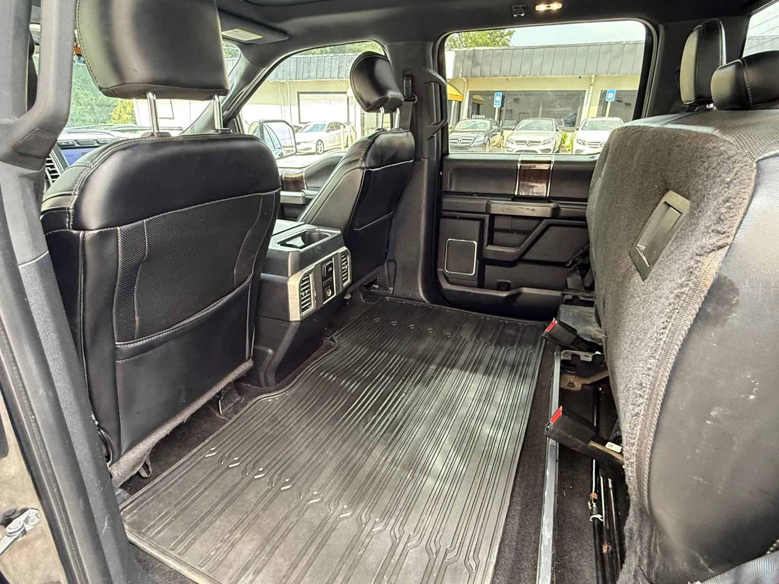 Used 2015 Ford F150 Platinum w/ Equipment Group 701A Luxury AWD/4WD image 24