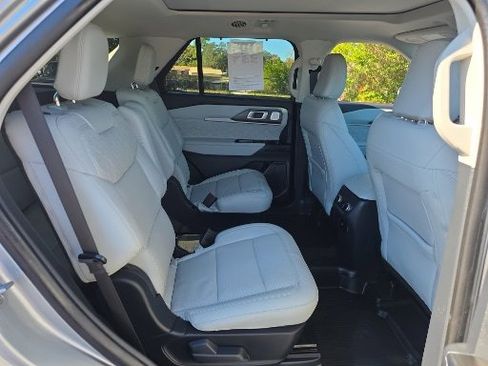 Certified 2025 Ford Explorer Platinum w/ Ultimate Package image 16