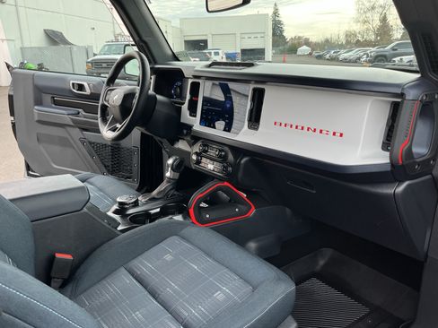 Used 2024 Ford Bronco Heritage Edition AWD/4WD image 12
