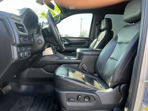 Used 2021 Chevrolet Suburban LT w/ LT Signature Package image 28