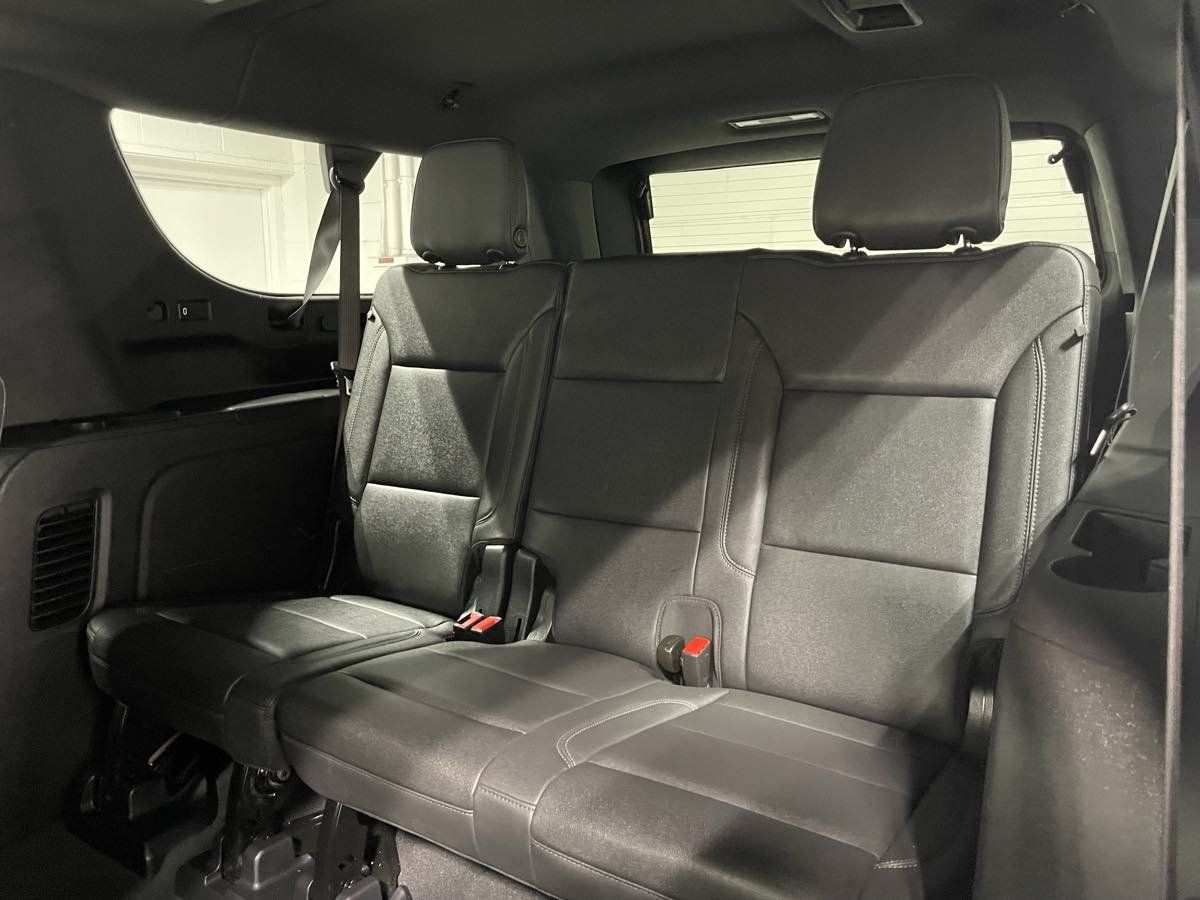 Used 2025 Chevrolet Suburban LT w/ Comfort Package AWD/4WD image 14
